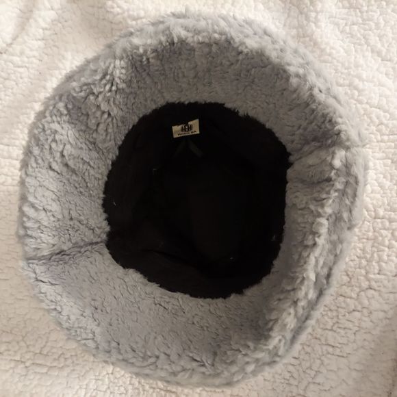 Fleece Bucket Hat - Picture 4 of 6